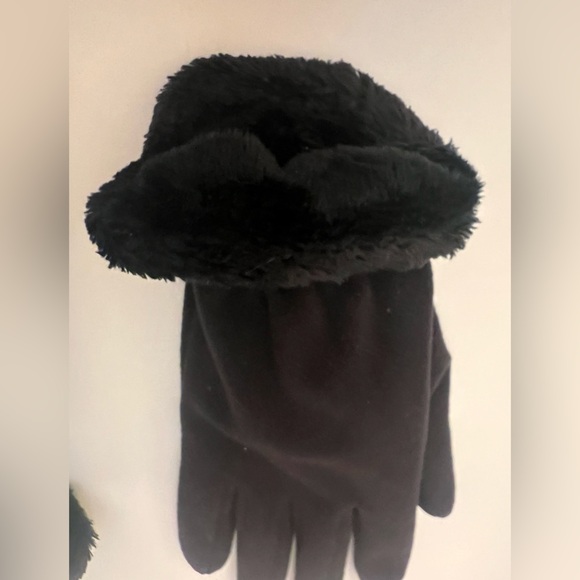 ISOTONER WOMEN’S STRETCH FLEECE GLOVES W/MICROLUXE LINING  SIZE SMALL. BLACK - Picture 4 of 11